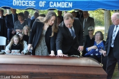 Last-Salute-military-funeral-guard-128