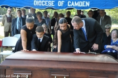 Last-Salute-military-funeral-guard-130