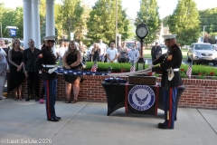 Last-Salute-military-funeral-guard-100