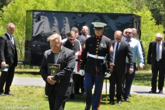 Last-Salute-military-funeral-guard-14