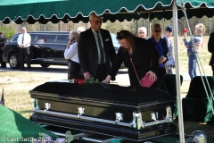 Last-Salute-military-funeral-guard-0111