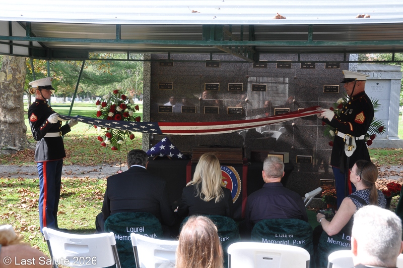 Last-Salute-military-funeral-guard-100