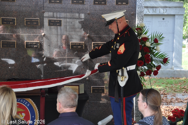 Last-Salute-military-funeral-guard-104