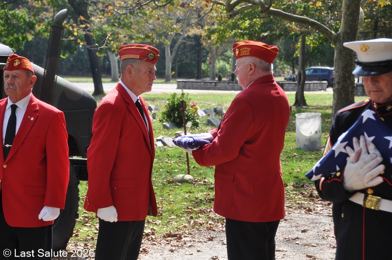 Last-Salute-military-funeral-guard-143