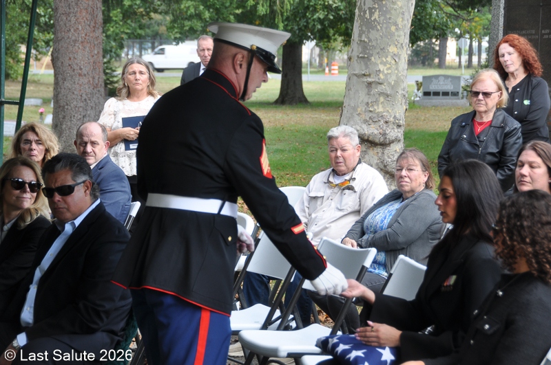 Last-Salute-military-funeral-guard-158