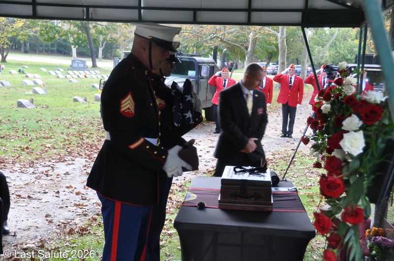 Last-Salute-military-funeral-guard-16