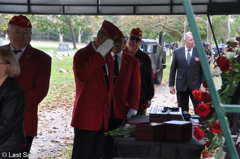 Last-Salute-military-funeral-guard-178