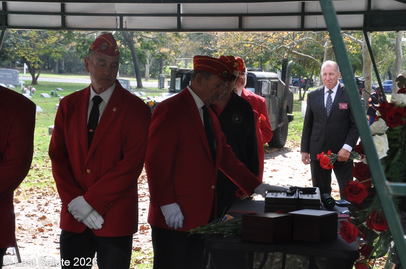 Last-Salute-military-funeral-guard-179