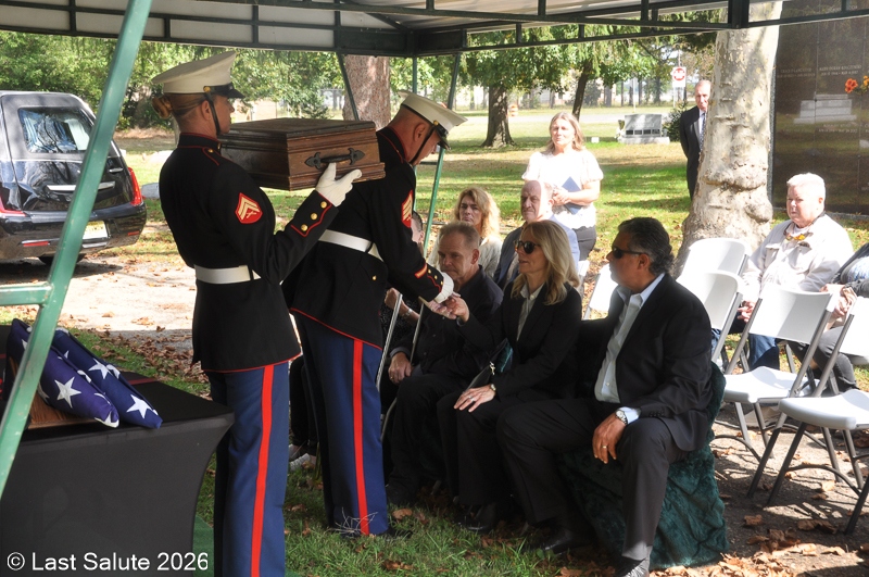 Last-Salute-military-funeral-guard-44