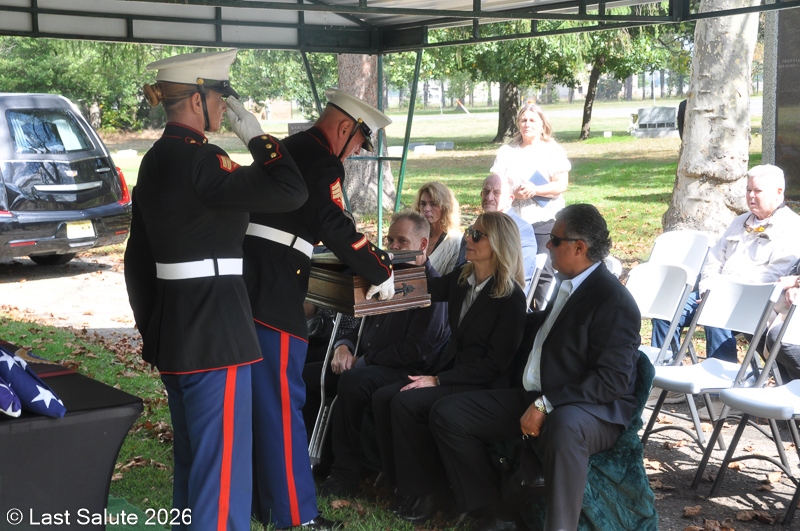 Last-Salute-military-funeral-guard-49