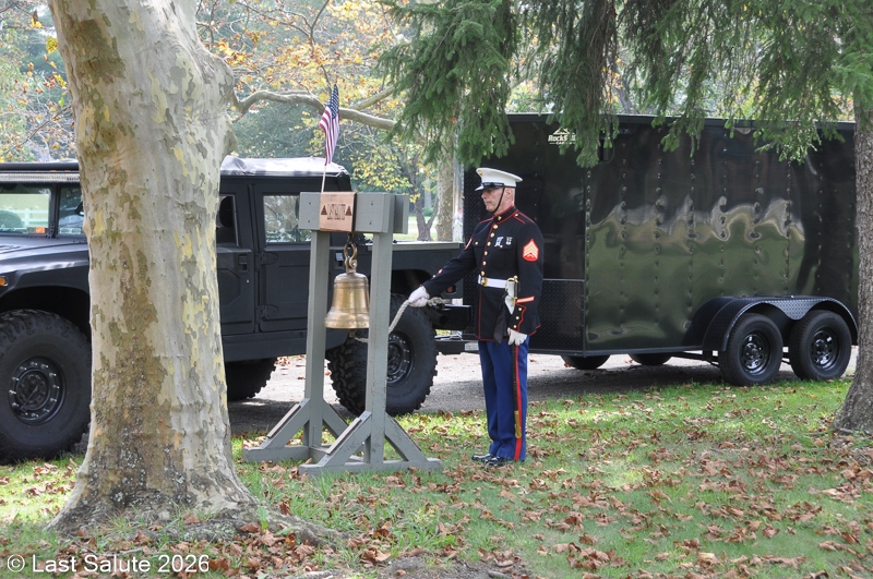 Last-Salute-military-funeral-guard-70