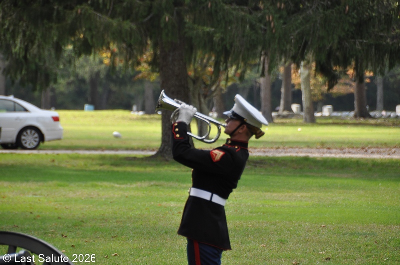 Last-Salute-military-funeral-guard-76