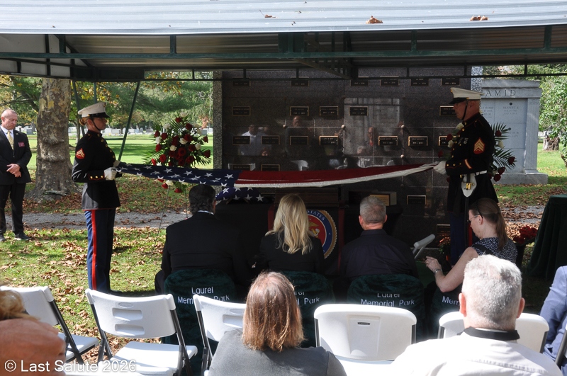 Last-Salute-military-funeral-guard-90