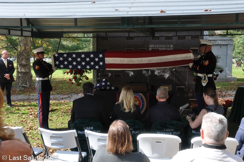 Last-Salute-military-funeral-guard-92