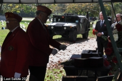 Last-Salute-military-funeral-guard-186