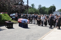 Last-Salute-military-funeral-guard-75
