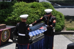 Last-Salute-military-funeral-guard-92