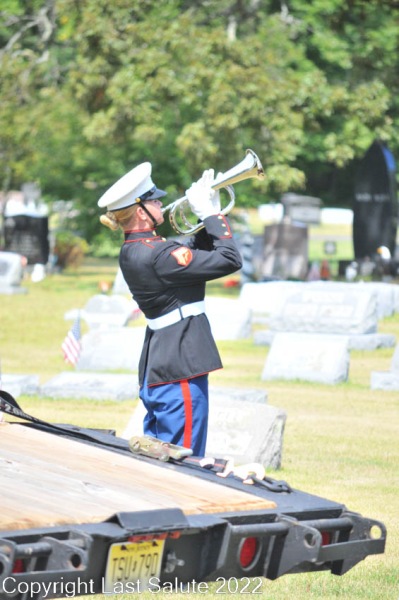 Last-Salute-military-funeral-honor-guard-7325